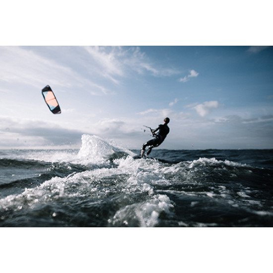 Fototapetai Bangletininkas buriuoja vandenyje