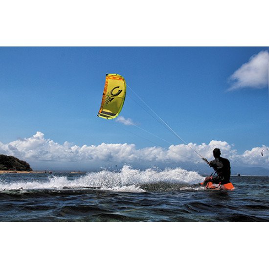 Fototapetai Bangletininkas buriuoja vandenyje