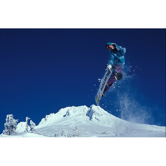 Fototapetai Snieglentininkas čiuožia nuo kalno