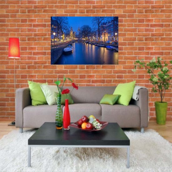 Plakatas Amsterdamas naktyje