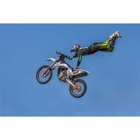 Fototapetas Motokrosas skriejantis per dangų