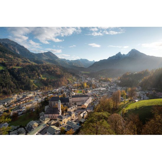 Fototapetai Miestas kalno slėnyje