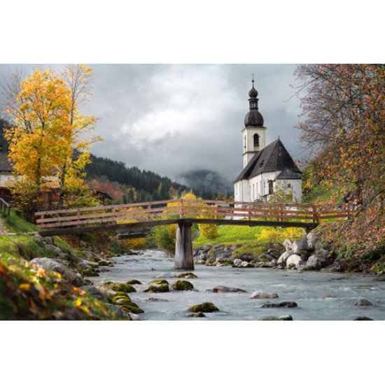 Fototapetai Mažas tiltelis lydintis link bažnyčios, Vokietija