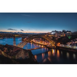 Fototapetai Miesto upės tiltas vakare